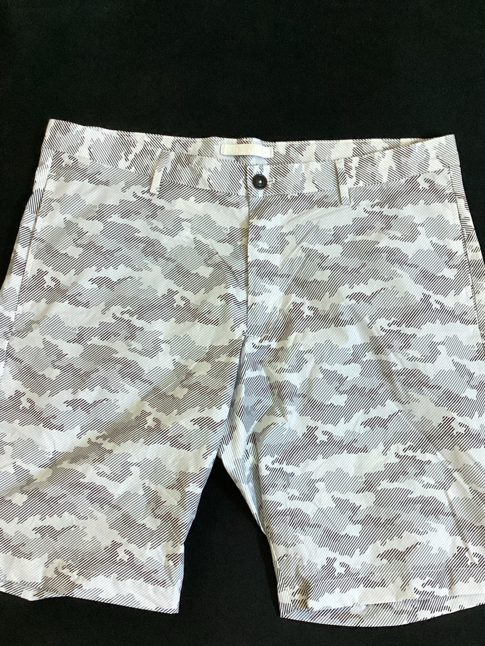 Robert Graham Cream and Brown Striped-Camo Button-Front Shorts